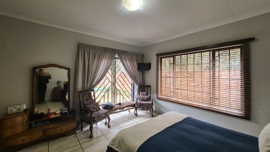 3 Bedroom Property for Sale in Mooivallei Park North West